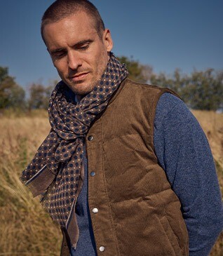 Écharpe homme en laine marron à motif navy