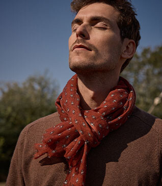 Écharpe homme en laine rouge brique à motif beige