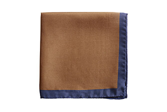 Pochette de costume soie Camel à bordure Marine