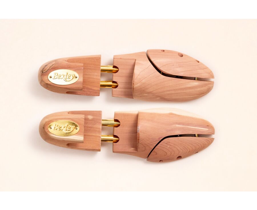 Embauchoirs en bois de cèdre