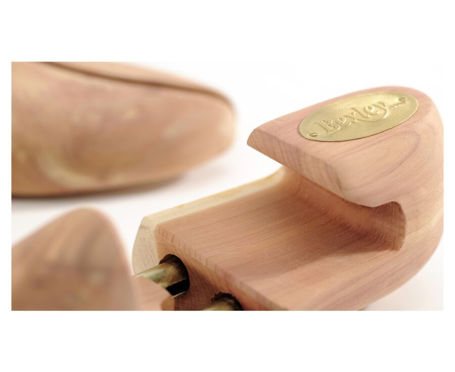 Forme Embauchoir En Bois Quality Very High-Wrinkle-proof And  Deformation-proof - Prix pas cher