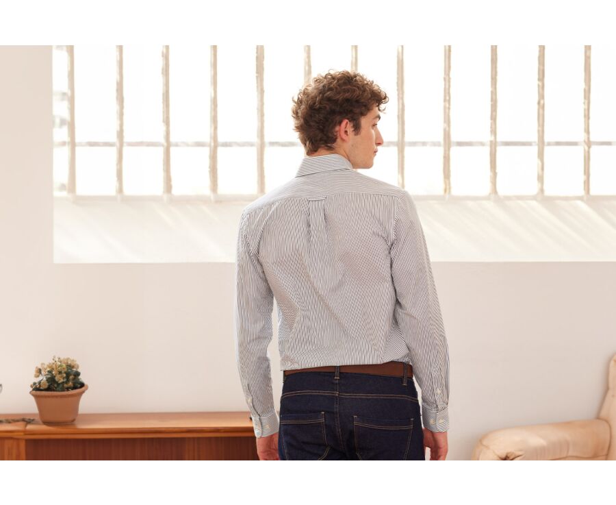 Chemise blanche à rayures vertes foncées et poche poitrine - BRODERICK