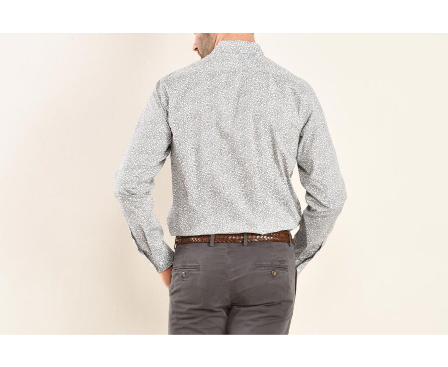 Chemise coton taupe imprimée fleurs blanches et bleues - VICTORIEN