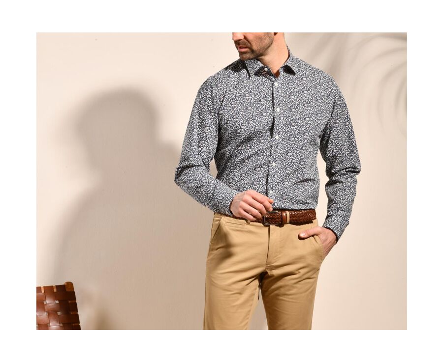 Chemise coton bleue imprimée fleurs blanches et rouges - VICTORIEN