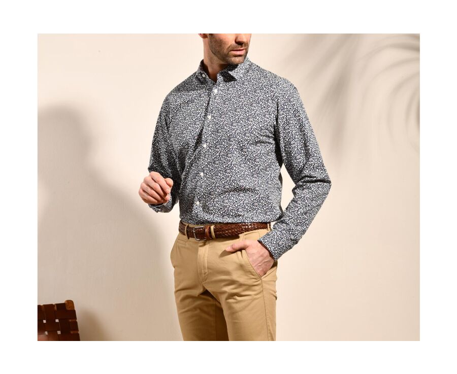 Chemise coton bleue imprimée fleurs blanches et rouges - VICTORIEN