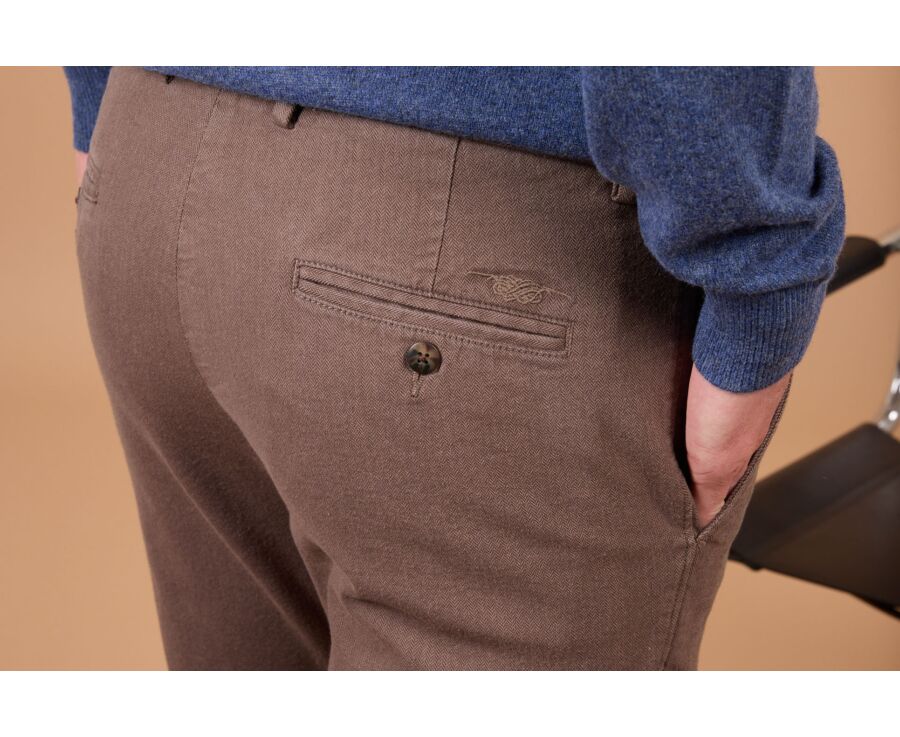 Pantalon chino homme à chevrons marron - KENYON