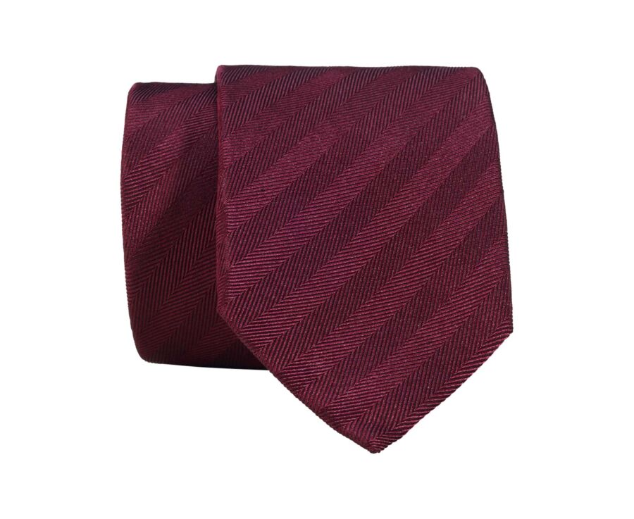 Cravate homme bordeaux en soie à chevrons