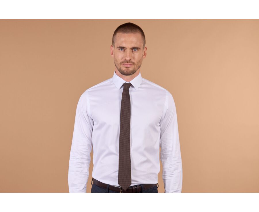 Cravate homme marron en soie motif grain