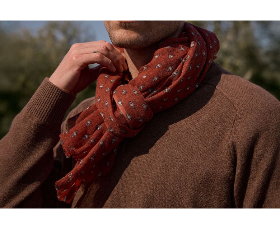 Écharpe homme en laine rouge brique à motif beige