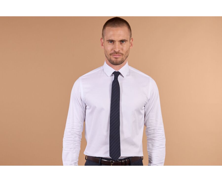 Cravate homme marine en soie à chevrons