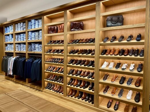 Le cœur de la boutique : le comptoir de Bexley Plaza Norte, où style et service se rejoignent.