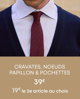 Homme portant une cravate bordeaux avec chemise