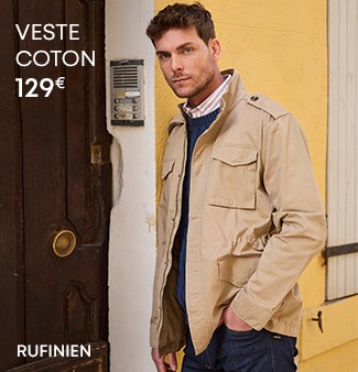 Homme portant un veste beige