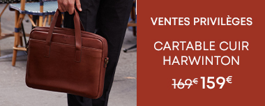 Homme avec Cartable en cuir marron