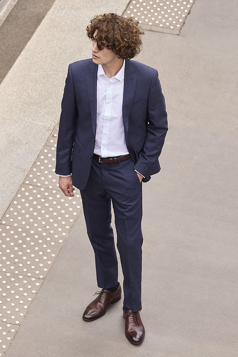 Costume Bleu Foncé chiné, parfait pour le bureau