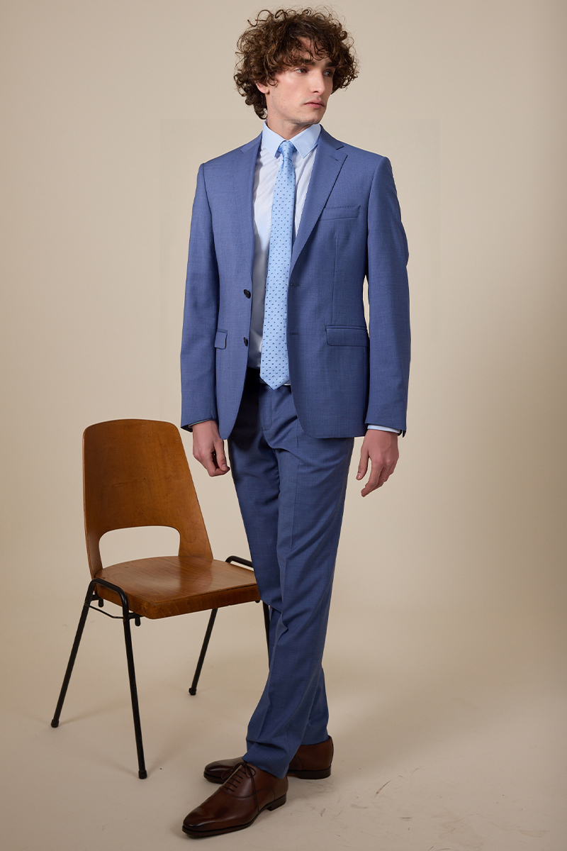 Costume Bleu clair chiné intemporel.