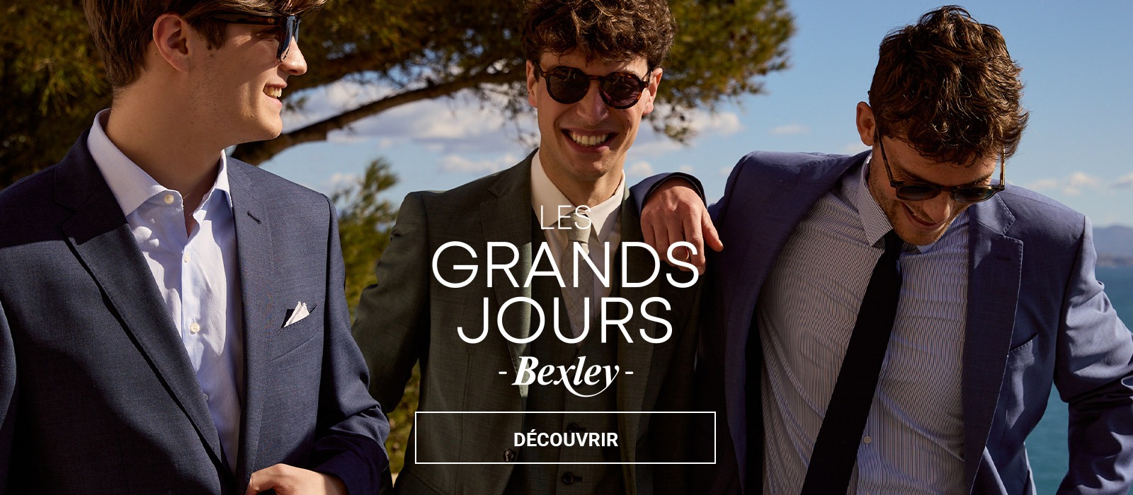 Trois hommes portant des costumes Bexley pour cérémonie