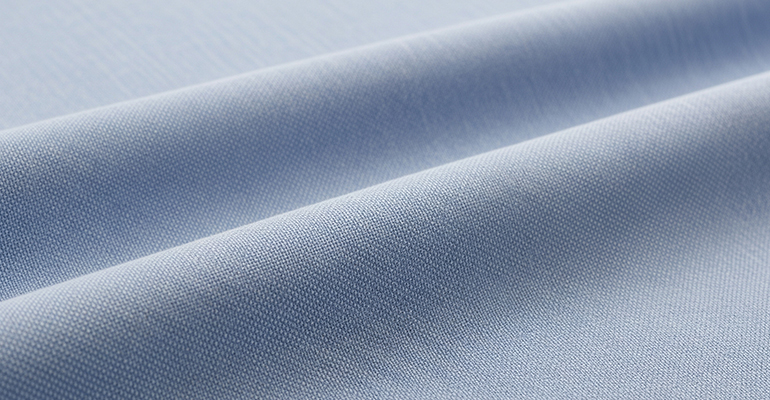 Tissu de chemise bleu clair