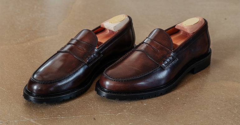 Mocassins homme en cuir marron à semelle crantée