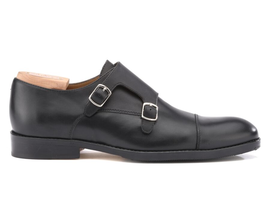 chaussure avec boucle