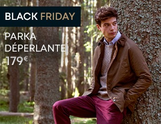 Homme portant une parka déperlante marron