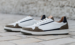 Chaussures décontractées blanches et bicolores pour un style relax et moderne