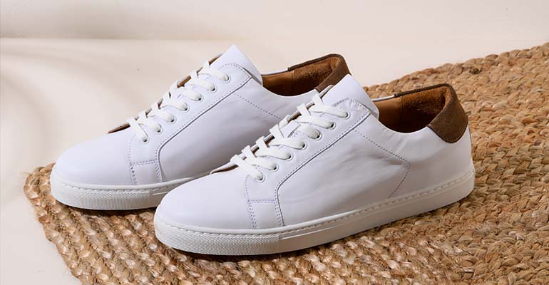 Nettoyer des baskets blanches : les astuces